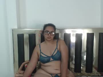 Karimesaenz1 Chaturbate stream image from November 18, 2025