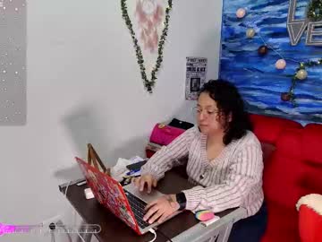 Sophiaburton Chaturbate stream image from November 18, 2025