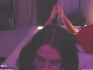 Zarahlynch Chaturbate stream image from November 19, 2025