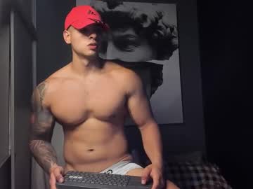 Nicolasmuscle Chaturbate stream image from November 19, 2025