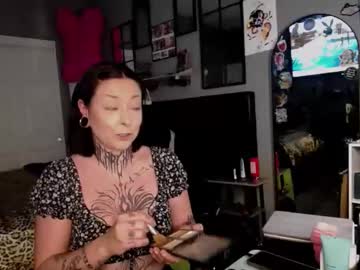 Peach_Bellini_Tattoos Chaturbate stream image from November 19, 2025