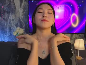 Shining_From_East Chaturbate stream image from November 19, 2025