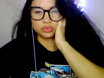Laurengirls1 Chaturbate stream image from November 19, 2025