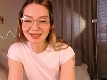 Lilosims Chaturbate stream image from November 19, 2025