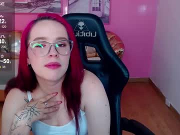 Holly_T_ Chaturbate stream image from November 19, 2025