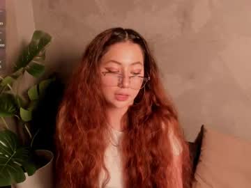 Nicolle_Evanss_ Chaturbate stream image from November 19, 2025