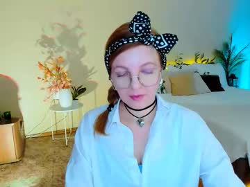 Youruniverser Chaturbate stream image from November 19, 2025