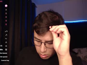 Andrewmhilton_ Chaturbate stream image from November 19, 2025