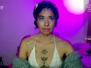 Roxanbunny Chaturbate stream image from November 19, 2025