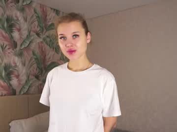 Sheroncrossland Chaturbate stream image from November 19, 2025