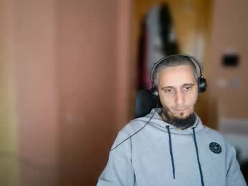 Lefrenchiies Chaturbate stream image from November 19, 2025