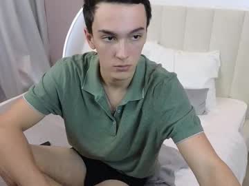 Moonlinskinn Chaturbate stream image from November 19, 2025