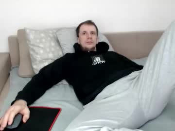 Nikkiaadel Chaturbate stream image from November 19, 2025