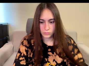 Alicekollt Chaturbate stream image from November 19, 2025