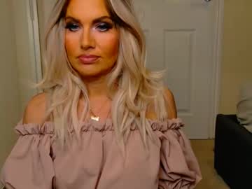 Tinkerbell822 Chaturbate stream image from November 19, 2025