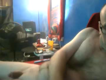 Irishgiantsfan Chaturbate stream image from November 19, 2025