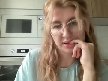 Linoreya Chaturbate stream image from November 19, 2025