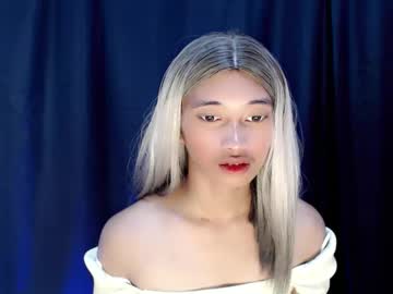 Ur_Sexyllie Chaturbate stream image from November 19, 2025