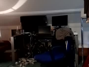 Comingtocum Chaturbate stream image from November 19, 2025