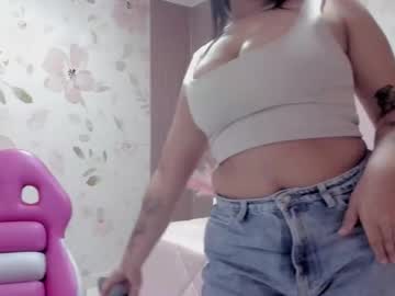 Kendall_Curves Chaturbate stream image from November 19, 2025