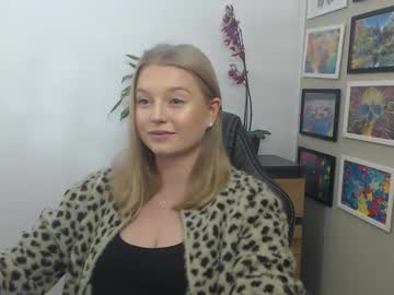 Mysteryericax Chaturbate stream image from November 19, 2025