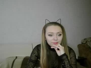 Mysticglimmer Chaturbate stream image from November 19, 2025