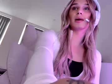 Wishdoll Chaturbate stream image from November 19, 2025