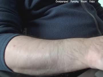 Hugepumper Chaturbate stream image from November 19, 2025