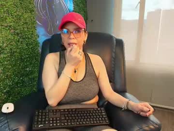 Sofli_Bloom Chaturbate stream image from November 19, 2025