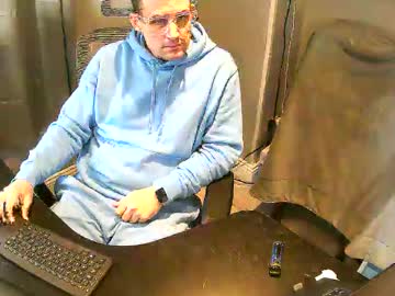 Tom_Elliott Chaturbate stream image from November 19, 2025