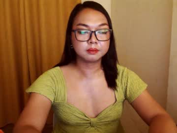 Trishakera Chaturbate stream image from November 19, 2025