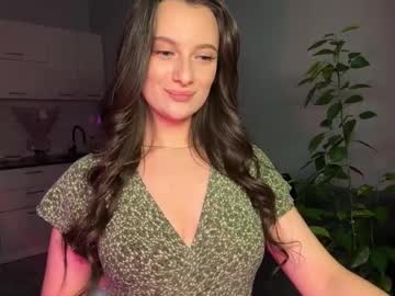 Luna_Raee Chaturbate stream image from November 19, 2025