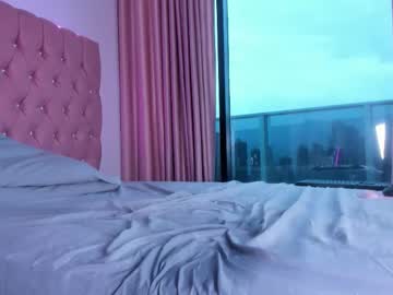 Vanillaflo Chaturbate stream image from November 19, 2025