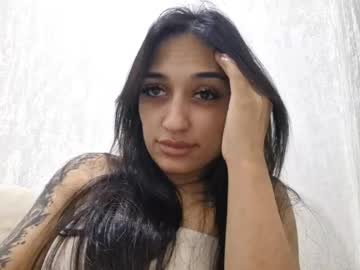 Blancadossey Chaturbate stream image from November 19, 2025