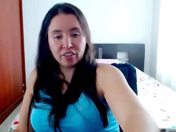 Emely_Sexx Chaturbate stream image from November 19, 2025