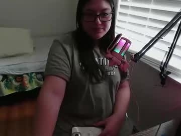 Lenabeezie Chaturbate stream image from November 19, 2025
