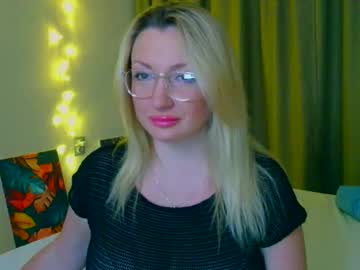 Milasmille Chaturbate stream image from November 19, 2025