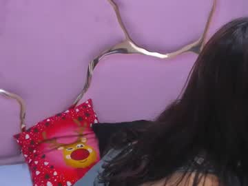 Evelynlamber Chaturbate stream image from November 19, 2025