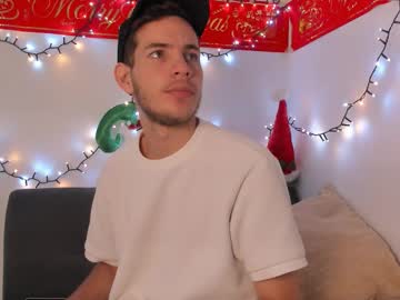 Lara_And_Danny Chaturbate stream image from November 19, 2025