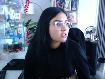 Stefanialove_ Chaturbate stream image from November 19, 2025