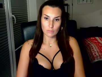 Donnalive Chaturbate stream image from November 19, 2025