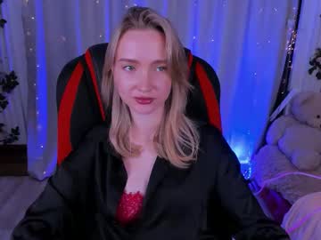 Ellabloom Chaturbate stream image from November 19, 2025