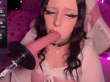 H3ntaikitty Chaturbate stream image from November 19, 2025