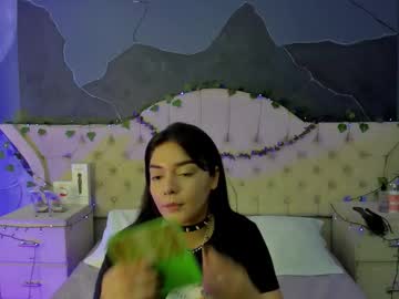 Amberrgrey_ Chaturbate stream image from November 19, 2025