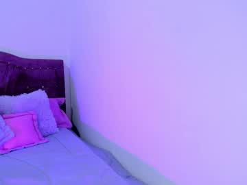 Yourlatina_Emely Chaturbate stream image from November 19, 2025