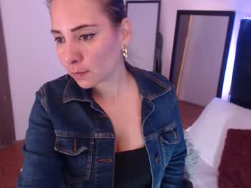 Camila_Delarosa Chaturbate stream image from November 19, 2025