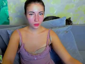 Kira_Moon_1 Chaturbate stream image from November 19, 2025
