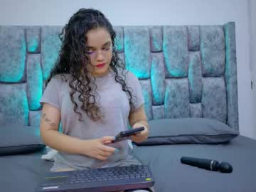 R3d_Moons__ Chaturbate stream image from November 19, 2025