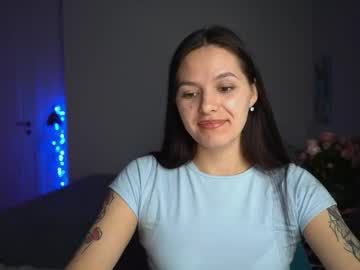 Ewelynscott Chaturbate stream image from November 19, 2025