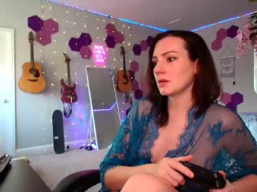Meredithbae stream image from November 19, 2025
